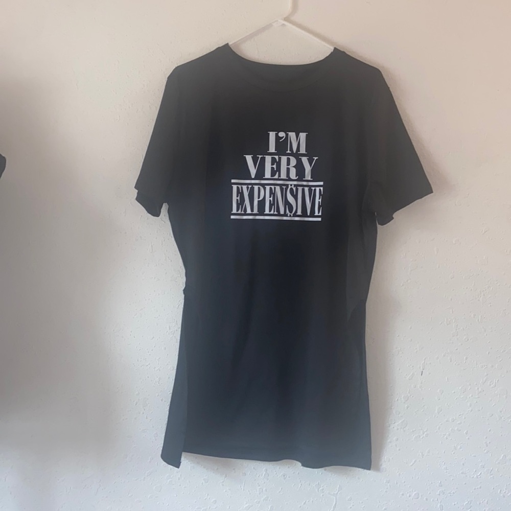 NWOT women’s size 4 XL black graphic shirt